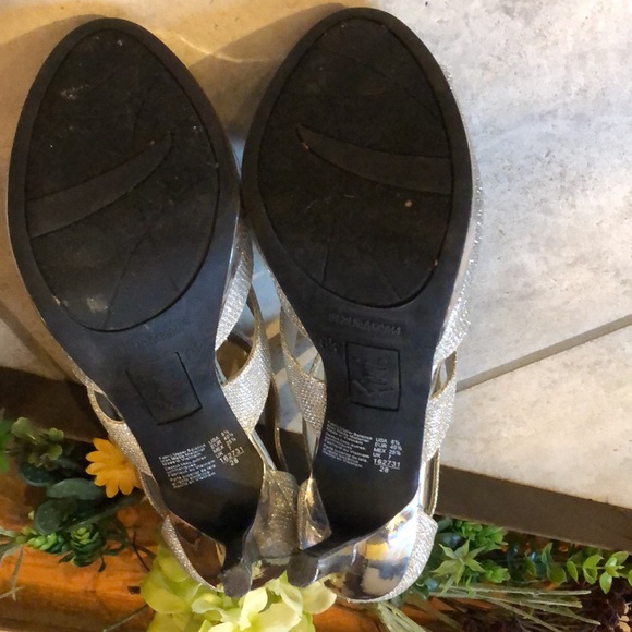 High heels - Picture 4 of 6